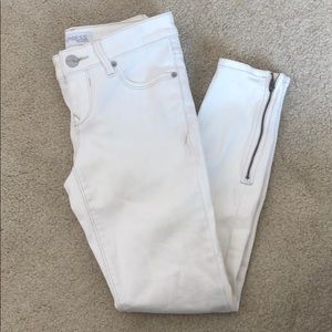 White skinny jeans